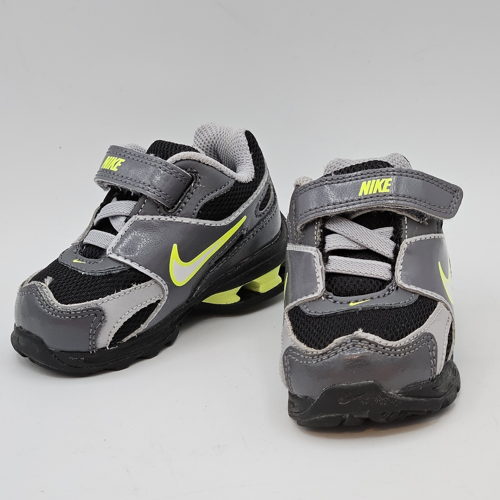 Nike Reax shox baby shoes size 4